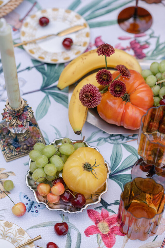 Dragonfly Garden Linen detail