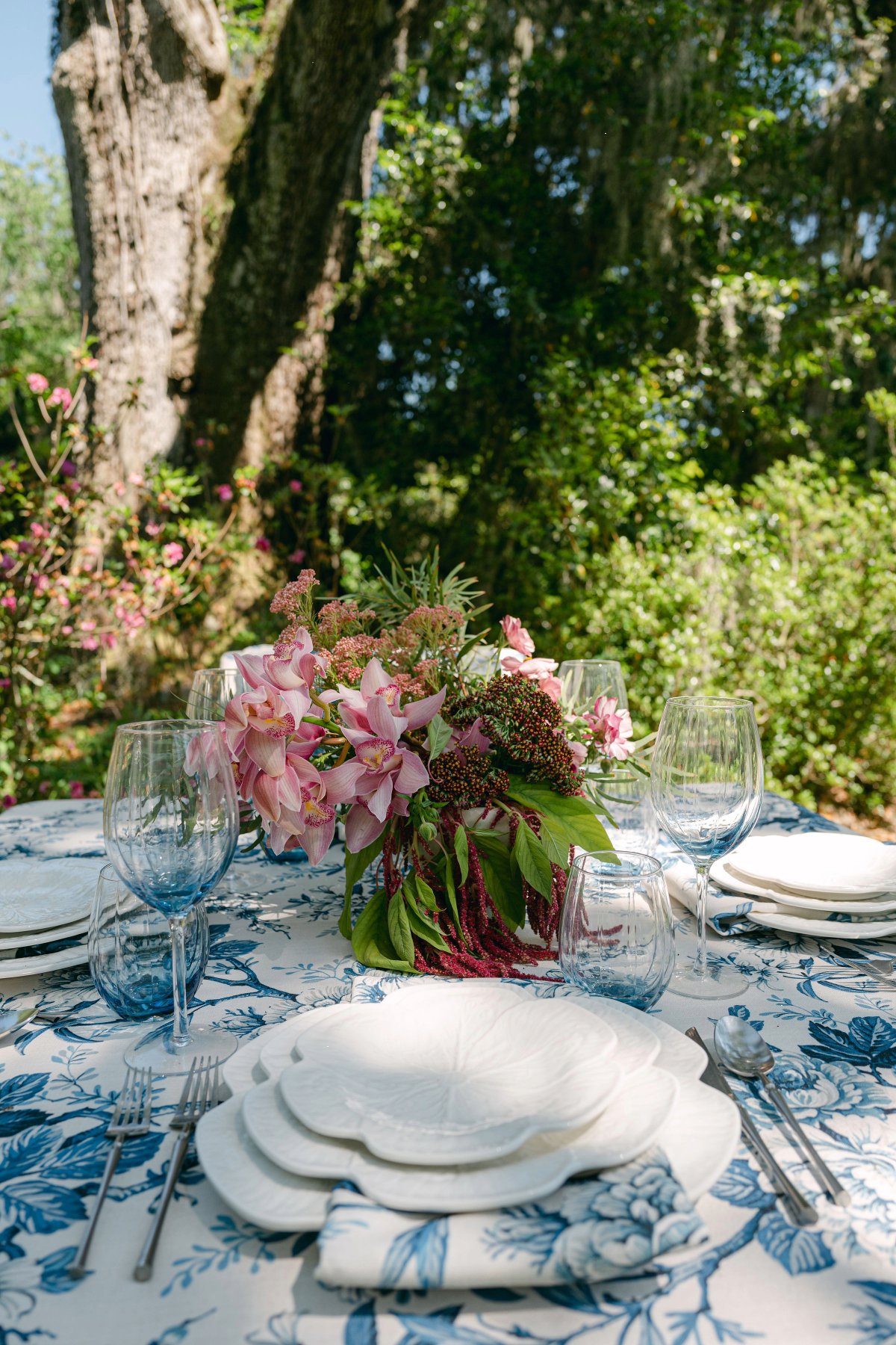 Elegant head table linen design for luxury wedding reception stage